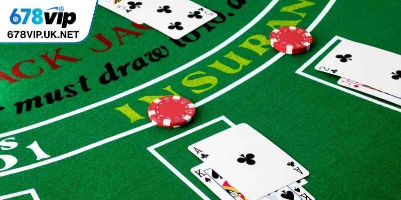 Chú ý quan sát bài ở trong mỗi ván